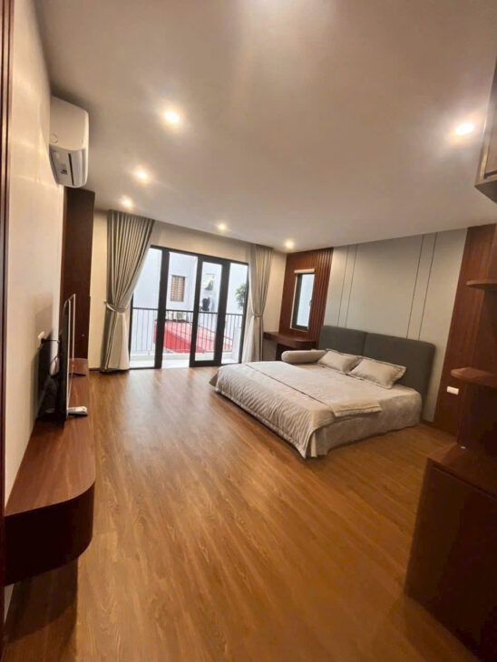 BÁN NHÀ LẠC LONG QUÂN – 55M² X 5 TẦNG – THANG MÁY – GARA – DÂN XÂY – NGÕ PHÂN LÔ – 12.X TỶ