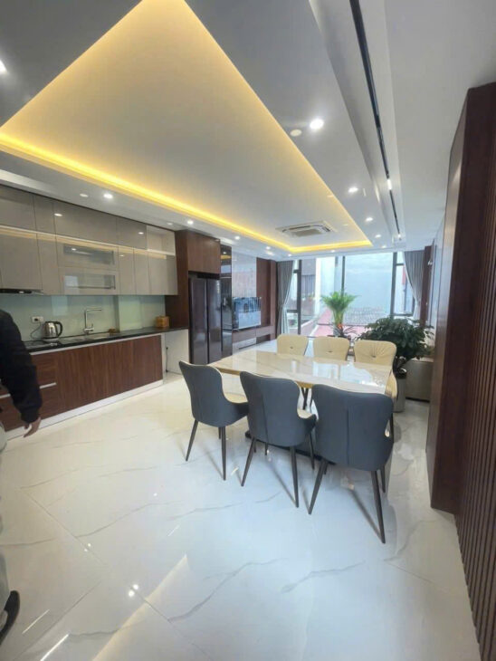 BÁN NHÀ LẠC LONG QUÂN – 55M² X 5 TẦNG – THANG MÁY – GARA – DÂN XÂY – NGÕ PHÂN LÔ – 12.X TỶ