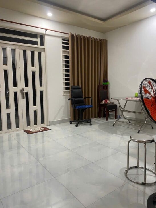 Bán Gấp Nhà Trong Ngõ Đường Đặng Nhữ Lâm, Nhà Bè: 70m2, 4 Tầng, 4 Phòng Ngủ, Sổ Đỏ Chính Chủ, Giá