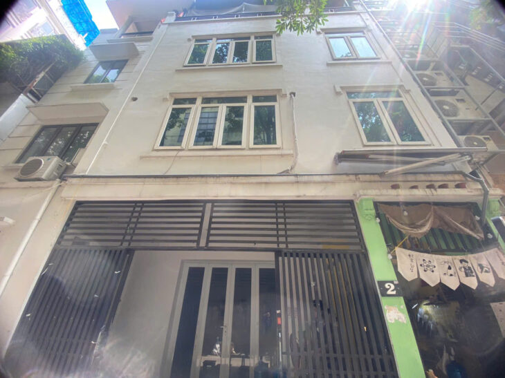 Nhà Nghĩa Tân, Cầu Giấy, DT 96m, 3 tầng , mặt. tiền. 10 mét, thuận tiện kinh doanh.