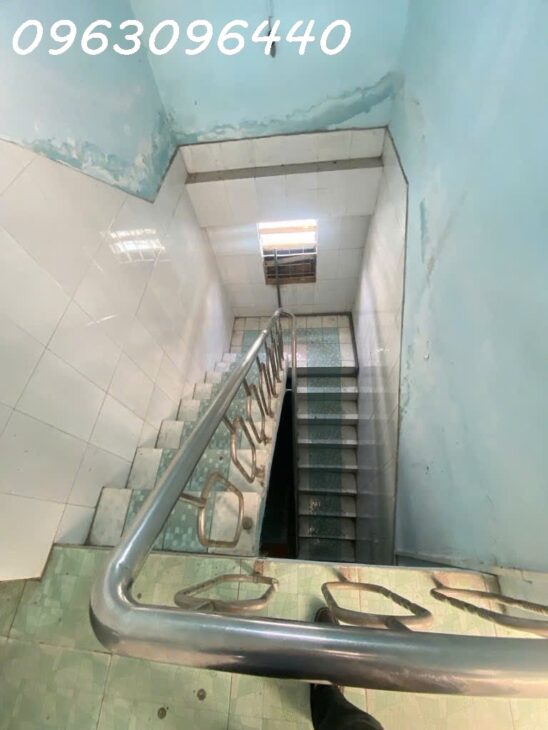 Bán Gấp Nhà Trong Ngõ Đường Số 7 Quận 7: 3 Tầng, 11 Phòng Ngủ, Diện Tích 76m2, Sổ Đỏ, Giá Chỉ 6.7