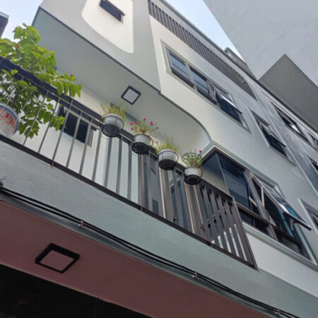 Nhà đẹp Bắc Từ Liêm 36.2m2-5 tầng, Ngõ nông, ô tô, ở ngay, giá 5.68 tỷ