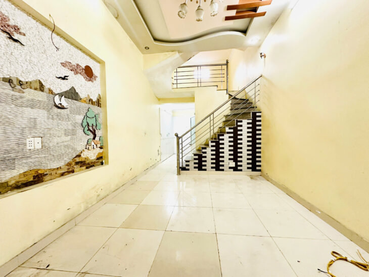 ĐÌNH ĐÔNG 3.5 TẦNG GIA CHỈ 2 TỶ BÌA ĐẸP.