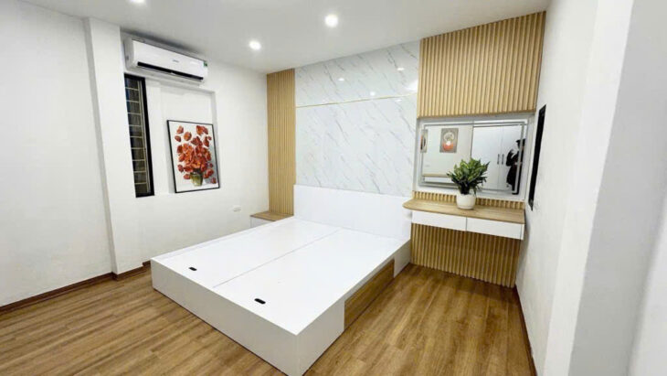 ĐỘI CẤN BA ĐÌNH GẦN PHỐ 2 MẶT NGÕ THOÁNG TRƯỚC SAU 4 TỶ 950