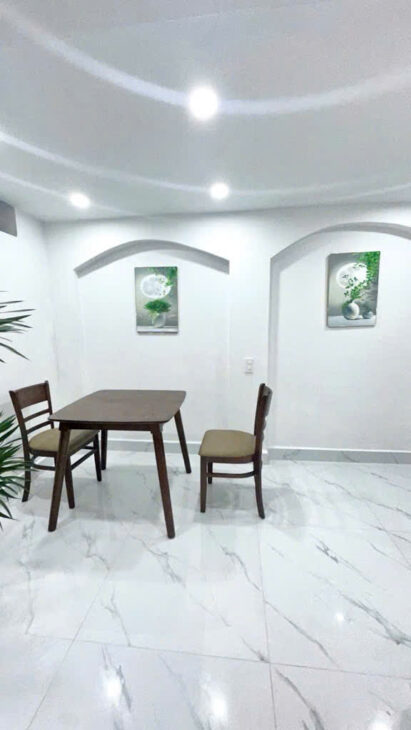 ĐỘI CẤN BA ĐÌNH GẦN PHỐ 2 MẶT NGÕ THOÁNG TRƯỚC SAU 4 TỶ 950