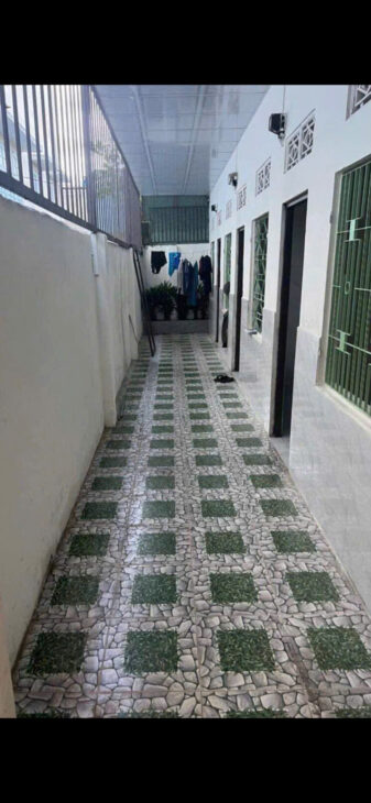 DÃY TRỌ MẶT TIỀN – 165M² – NGAY KCN, CHỢ – DÒNG TIỀN ỔN ĐỊNH • Vị trí: Thanh Vinh, Hòa Khánh –