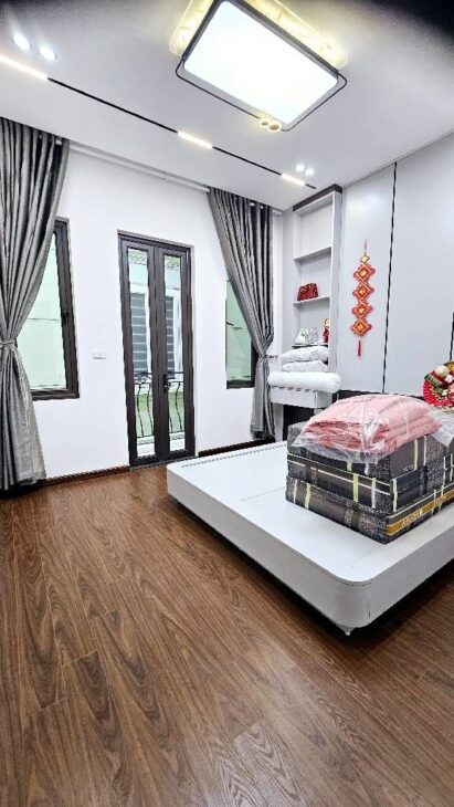 XUÂN THỦY CẦU GIẤY NHÀ ĐẸP-Ô TÔ 20M THOÁNG TRƯỚC SAU 10 TỶ 600