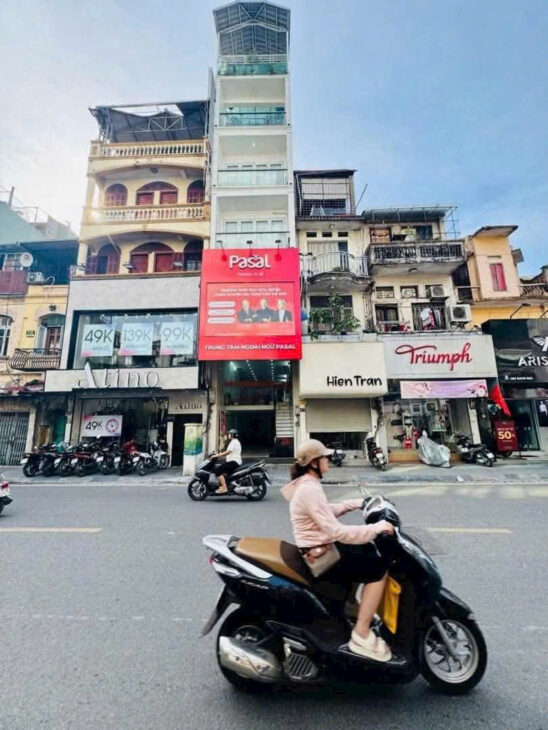 MỘT SIÊU PHẨM MẶT PHỐ BẠCH MAI VỪA MỚI ĐƯỢC LÊN SÓNG. . DIỆN TÍCH LỚN , NHÀ MỚI , THIẾT KẾ HIỆN