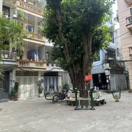 MẶT TIỀN RỘNG HIẾM CÓ 11M – ĐẤT ĐƯỢC NHÀ NƯỚC PHÂN – TRUNG TÂM CẦU GIẤY – ĐẦY ĐỦ GIẤY TỜ_ 2 TẦNG –