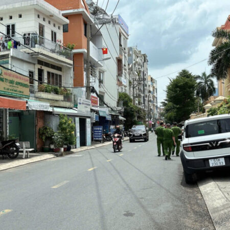 CHDV 6 lầu hẻm 416 Dương Quảng Hàm DTS 650m2 ngang 5m 16PN TN 100tr sát Bình Thạnh 27 tỷ