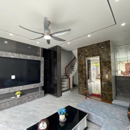 Bán Nhà 6 Tầng Thang Máy – 40m² – Mặt Tiền Gần 5m – Trung Tâm Long Biên – 9 Tỷ