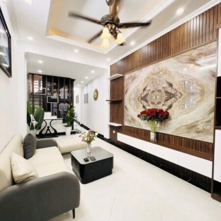 bán gấp nhà Phố Minh Khai, Mai Động, Hoàng Mai, DT 50m2, 5 tầng thang máy, full nội thất, vị trí