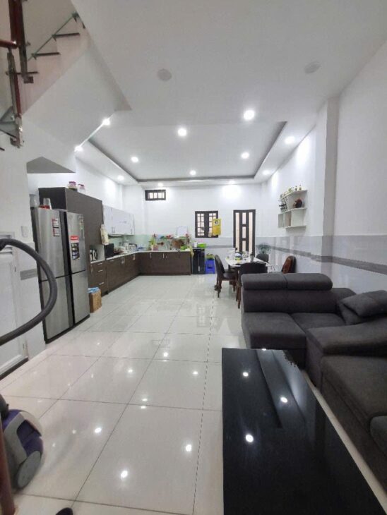 Giảm sốc 1 tỷ! Nhà 3 tầng Nở hậu HXT tránh 66m2 – Lê Đức Thọ QV