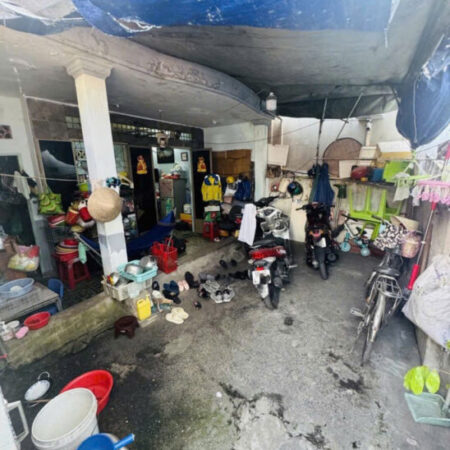 Giảm 500tr! Nhà 2 Mặt hẻm 2 tầng 106m2, Vuông – Thống Nhất QV