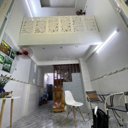 Gấp bán nhà cho con đi học Quận 11 40m2,4Tầng,4PN,3WC,Giá chỉ 5Tỷ600(Còn TL)