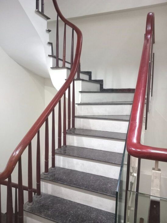 BÁN TÒA NHÀ PHỐ THÁI HÀ 7 TẦNG THANG MÁY – DÒNG TIỀN 150 TRIỆU/THÁNG -TRƯỚC NHÀ Ô TÔ TRÁNH – PHÂN