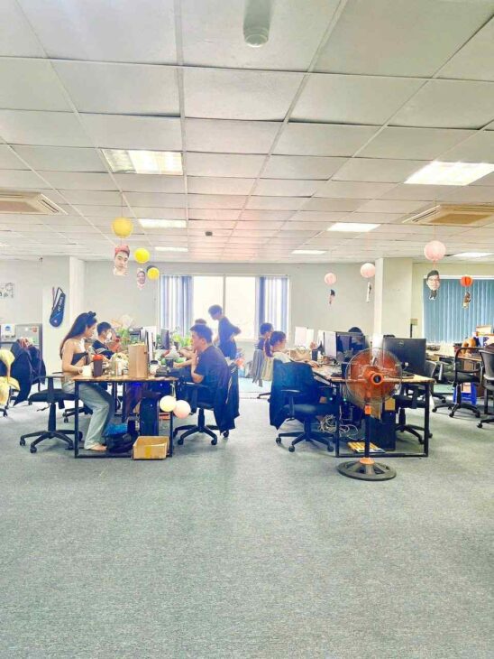 toà nhà thương mại Long Biên, 255m x 8tầng, mặt tiền 17.5m, dòng tiền 200tr/tháng