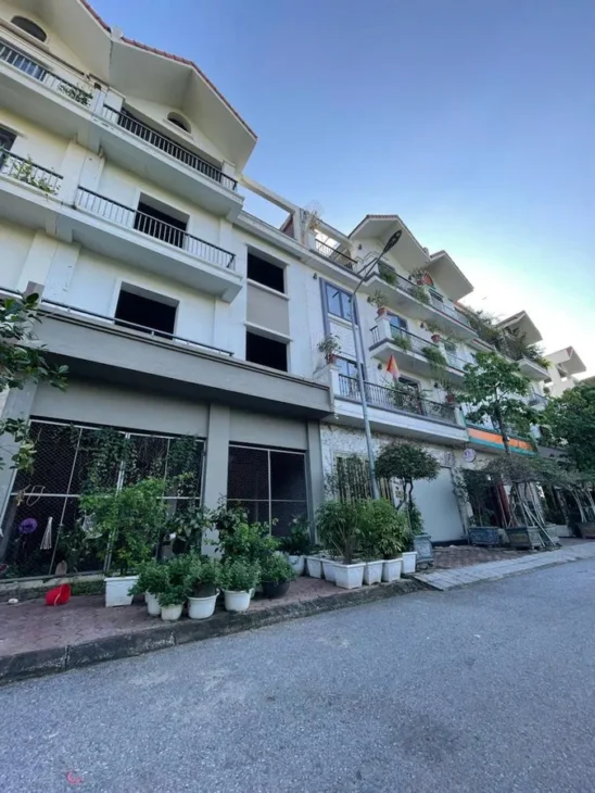 Bán Liền Kề KĐT Phú Lương 92mx4 tầng mt 8m, phân lô, ô tô vừa ở vừa kinh doanh 19.5 tỷ.