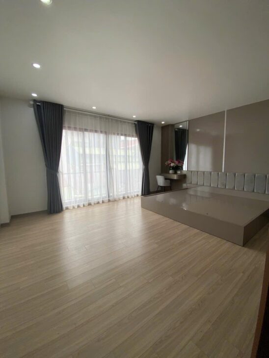 Bán Nhà 6 Tầng Thang Máy – 40m² – Mặt Tiền Gần 5m – Trung Tâm Long Biên – 9 Tỷ