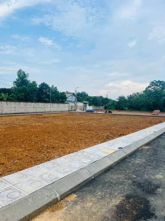 Đất nền Láng Hòa Lạc 100m2 giá 2.2 tỷ – gần chợ, khu thương mại, môi trường sống tốt Nguyễn Hùng