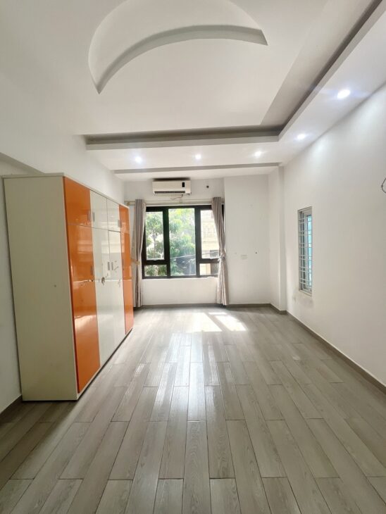 BÁN NHÀ 5 TẦNG, LÔ GÓC, Ô TÔ ĐÕ CỬA , VĨNH HƯNG – HOÀNG MAI,