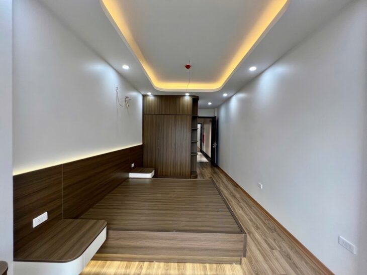 Nhà Quang Tiến, lô góc, dân xây 45m2, 5 tầng chỉ 7,1 tỷ