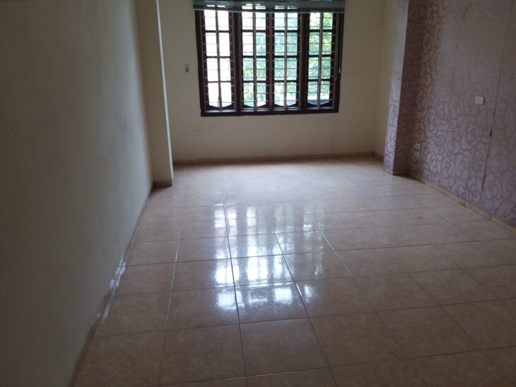 Cho thuê nhà Trần Vỹ, 120m2, 4 tầng, 20 triệu làm chuyển phát nhanh, văn phòng.