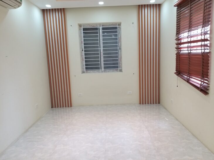 Bán nhà phân lô ô tô hàng xóm Mỹ Đình, 40m2 xây 5 tầng, kinh doanh