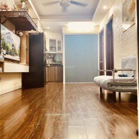 Chính chủ cho thuê nhà CCMNtầng 2/7- giá 8.8tr – 82 Yên Lãng, 61m2, 3PN2VS