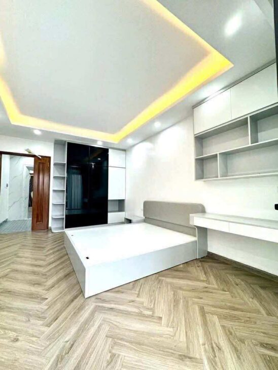 Phố Vọng, Nhà Mới Ở Ngay, 5 Tầng Thang Máy, Hơn 9 Tỷ