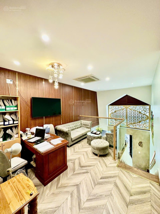 Nhà khu Vip Bờ Bao Tân Thắng đối diện Aeon Mall Tân Phú, xe hơi ngủ trong nhà, giá 8.8 tỷ