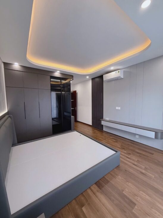 Bán nhà Ngọc Thuỵ Long Biên oto đỗ cổng thông- Nhỉnh 6 tỷ( TL)