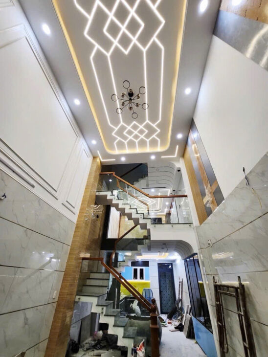 Bán nhà hẻm Chiến Lược, Bình Tân. 4x15m, 3 tầng, 4PN, Sổ Đỏ. Giá 7.9 tỷ.
