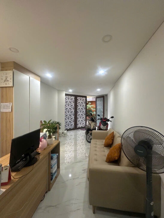 Bán Biệt Thự Liền Kề Q.6, Đường Số 10, 4x12m, 2 Tầng, 4PN, Sổ Hồng, Giá 8.3 Tỷ –