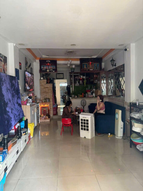 Bán nhà mặt phố Lê Quang Sung, Q.6. DT 42m2, 2 tầng, 3PN. Sổ hồng, giá 6.5 tỷ.