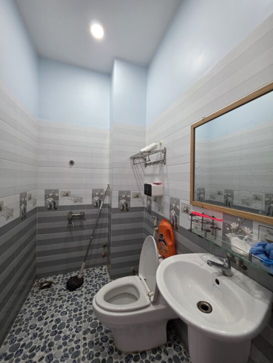 Nhà Mặt Tiền Đường – Vị Trí Đẹp Bình Trưng Đông, Thủ Đức – Ở, Làm Văn Phòng hoặc Kinh Doanh Đều