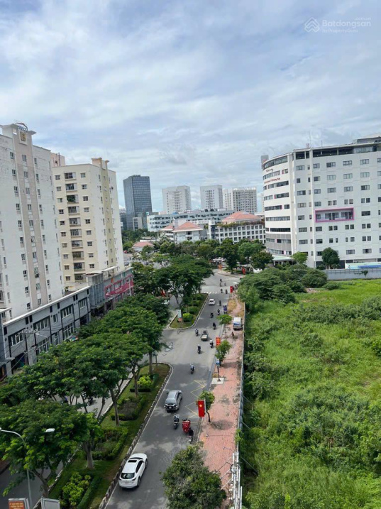 Bán toà nhà, 2 mặt tiền, 9 tầng, đối diện chợ Tân Mỹ, Quận 7, liền kề PMH, 200m²(10x20m) 130 tỷ