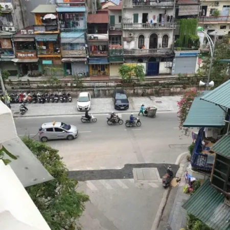 Cho thuê Ks 28p, MT6m, cạnh VinCom Bà Triệu, chủ ưu tiên khách đã làm chuỗi KS