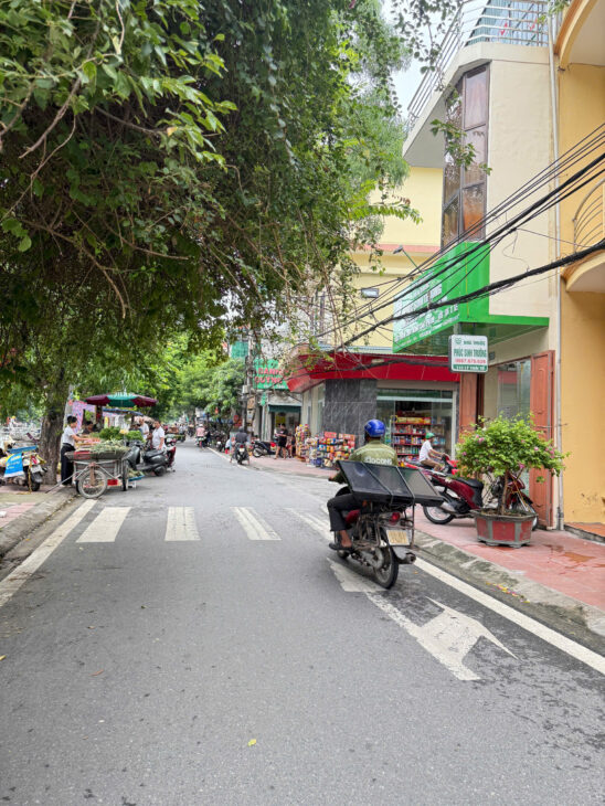 cc gửi bán nhà dân xay 2 tầng kì bá, cách 1 nhà ra lý thái tổ