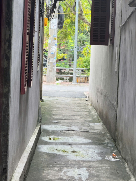 cc gửi bán nhà dân xay 2 tầng kì bá, cách 1 nhà ra lý thái tổ