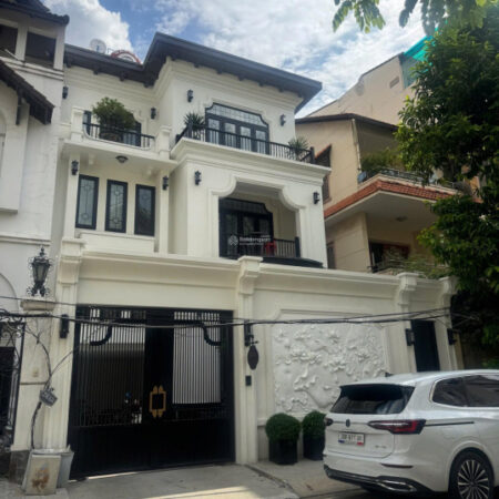 Bán nhà biệt thự sân vườn trung tâm phường Thảo Điền, Quận 2