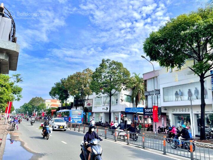 Cho thuê góc 2 mặt tiền IVY MODE số 50 – 52 Quang Trung, P.10, Gò Vấp.