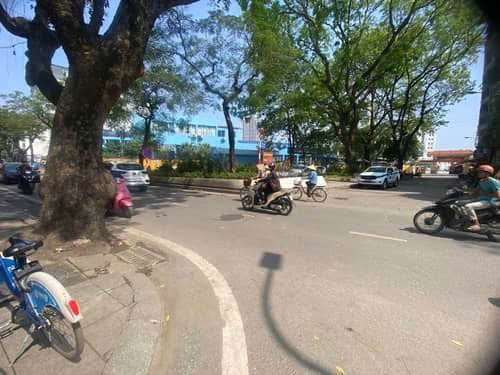 SHOCK! 257TRIỆU M NHÀ ĐỘI CẤN 102M 8TẦNG THANG MÁY FULL NỘI THẤT GIÁ 26.3 TỶ 0878168006