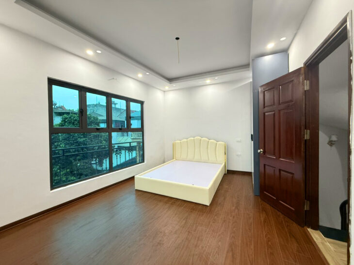 Sở hữu nhà Đa Sỹ, lô góc 5 tầng mới, gần sân bóng, bể bơi Đa Sỹ. Giá chỉ 5 tỷ