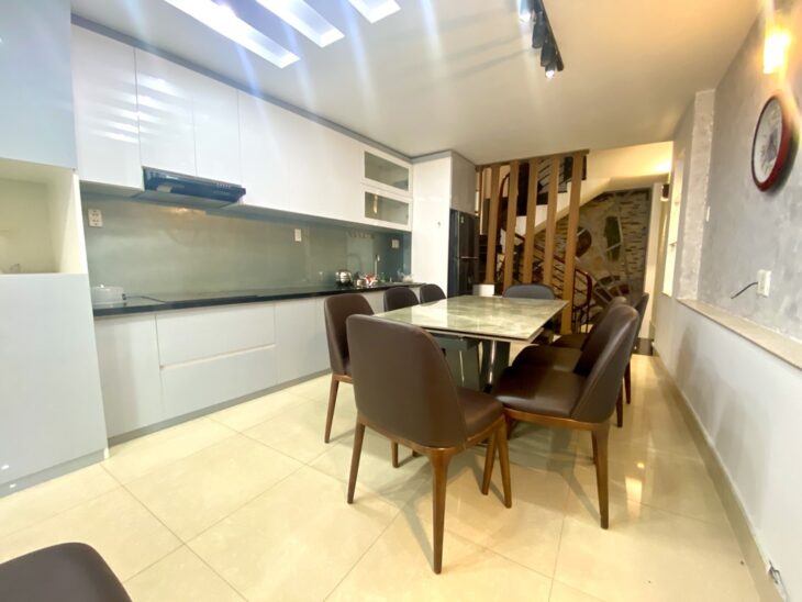 Siêu Hiếm – Bán nhà Hẻm Rộng 12M Khu VIP Lê Văn Sỹ Q3, 6 Tầng, MT rộng thoáng, Vị trí đắc địa