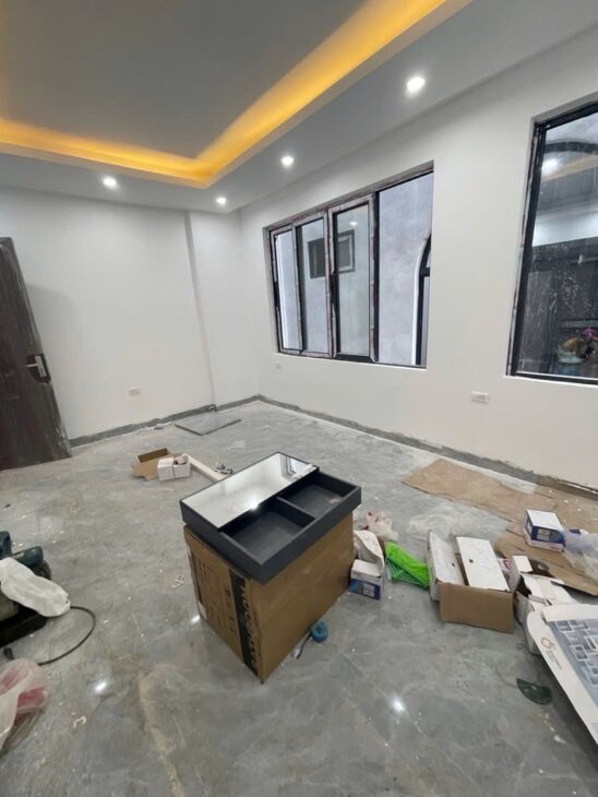 NHÀ MỚI DÂN XÂY CHẮC CHẮN – THANG MÁY XỊN – FULL NỘI THẤT- NGÕ 3M BA GÁC ĐUA – VÀI BƯỚC RA PHỐ _