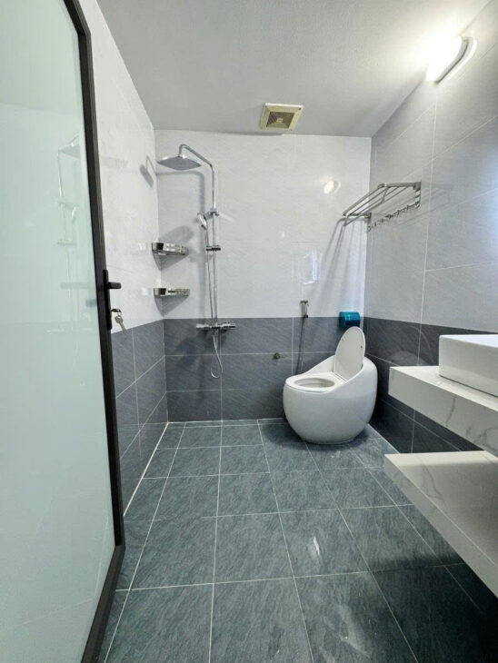 Bán nhà ngõ Khâm Thiên, Đống Đa, 32m2 x 4T, 4 ngủ, SĐCC, 5.6 tỷ.