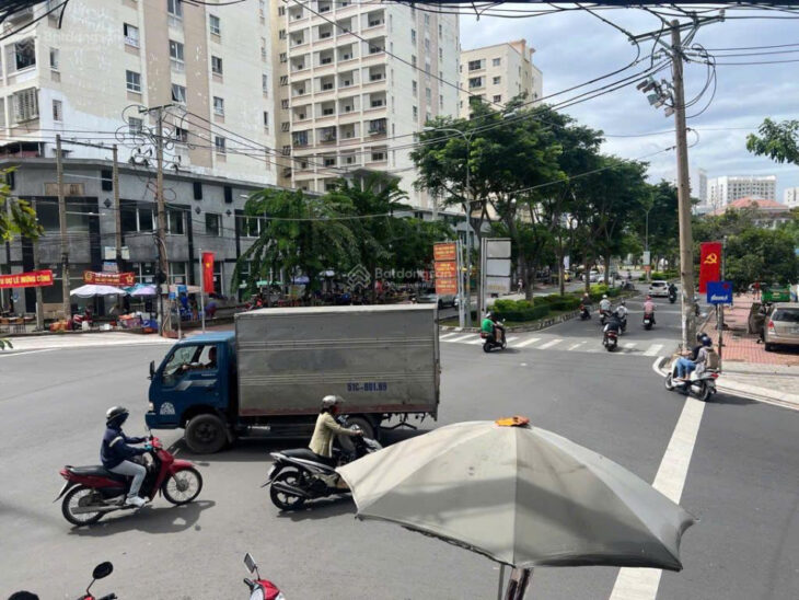 Bán toà nhà, 2 mặt tiền, 9 tầng, đối diện chợ Tân Mỹ, Quận 7, liền kề PMH, 200m²(10x20m) 130 tỷ