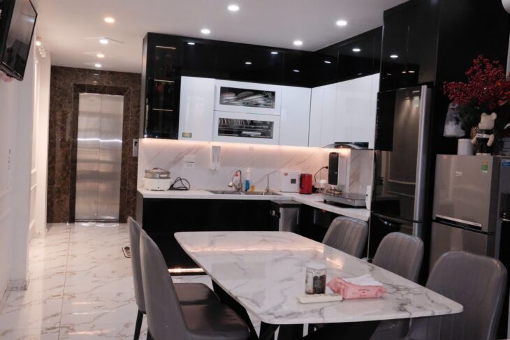 PHÂN LÔ HOÀNG VĂN THÁI, Ô TÔ TRÁNH, NHÀ CỰC ĐẸP, THANG MÁY, NỘI THẤT XỊN GIÁ 14,2 TỶ