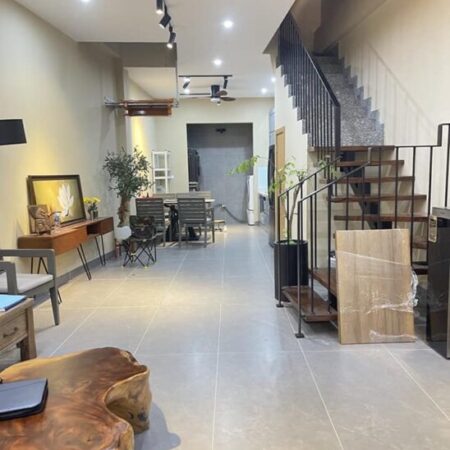 Bán nhà Ngọc Thuỵ Long Biên 40m ôtô thang máy-Nhỉnh 9 tỷ( TL)